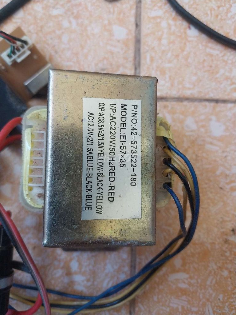 Linh kiện loa Soundmax E-57x35 cũ. Mua bán Tivi, Âm thanh tại Quận Liên Chiểu Đà Nẵng được đăng bởi trí hình 1