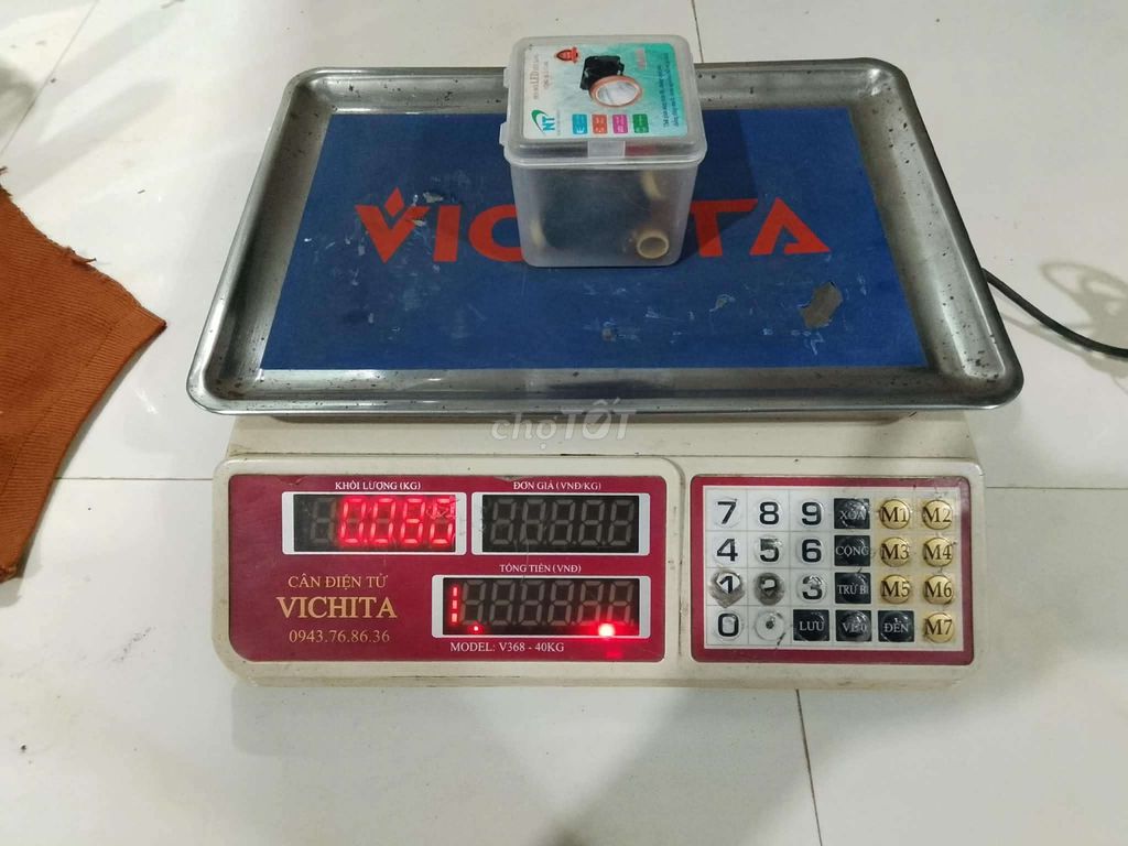 Cân điện tử Vichita V368-40KG Trắng đỏ. Mua bán Nội thất, đồ gia dụng khác tại Huyện Chợ Lách Bến Tre được đăng bởi Tran thanh linh hình 1