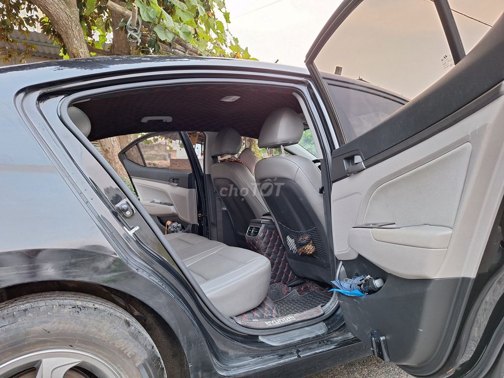 Hyundai Elantra 2016 Gia đình 86000 km. Mua bán Ô tô tại Quận Long Biên Hà Nội được đăng bởi privacy longnd hình 1