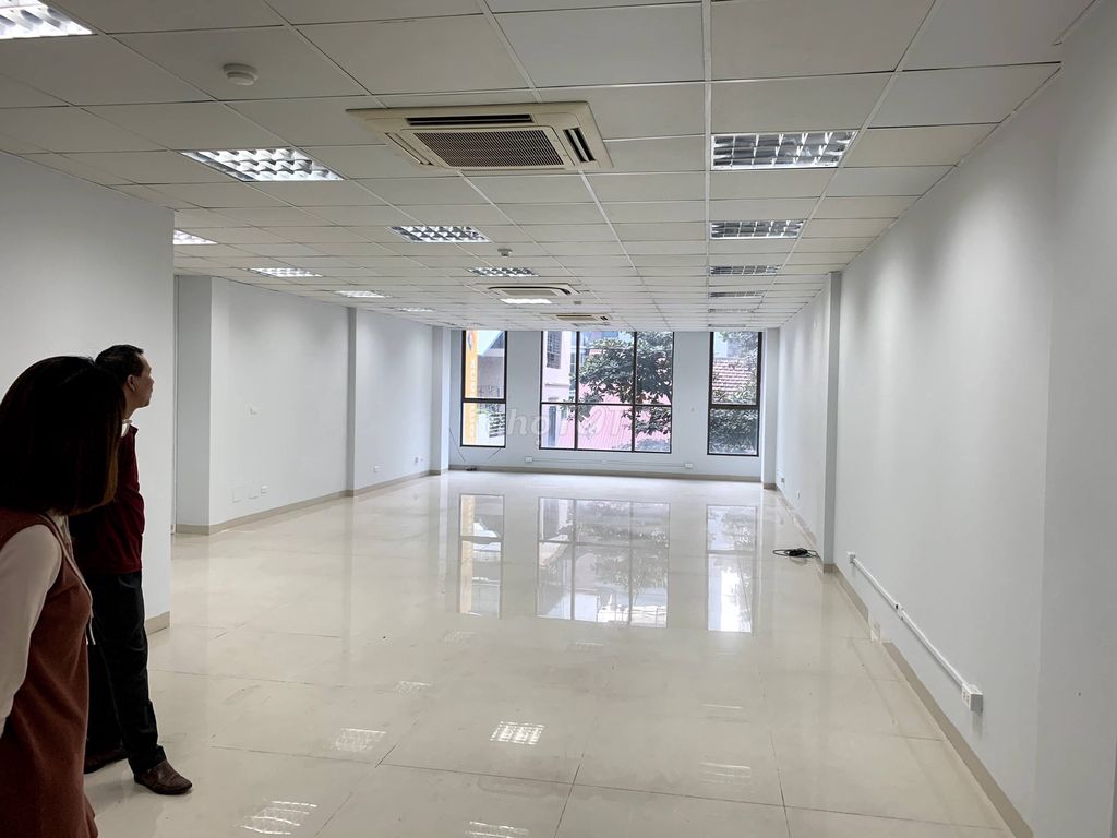 Cho thuê văn phòng phố bùi thị xuân,bà trưng,hà nội,dstd 125m2,