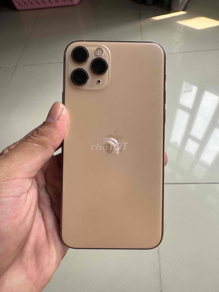 Apple iPhone 11 Pro 512GB Vàng bán hoặc giao lưu. Mua bán Điện thoại tại Quận 8 Tp Hồ Chí Minh được đăng bởi Mít Tơ Gấu hình 1