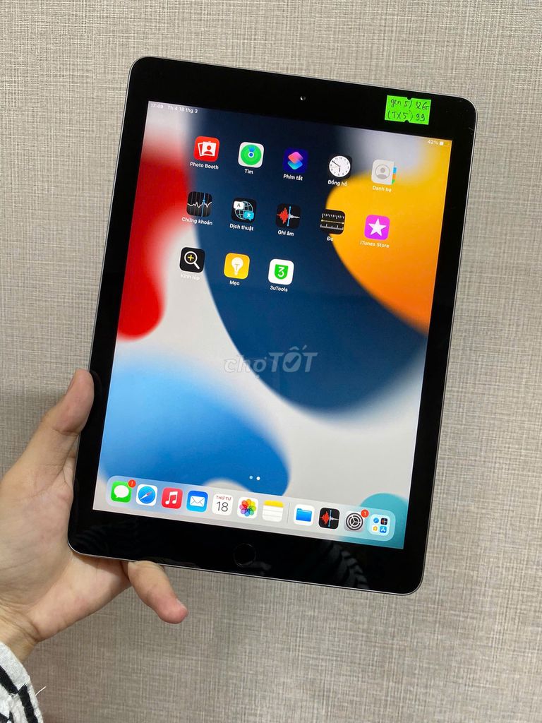 Apple iPad Gen 5 9.7 inch 32GB Likenew. Mua bán Máy tính bảng tại Thành phố Thủ Đức Tp Hồ Chí Minh được đăng bởi T MOBILE SINCE2010 hình 1