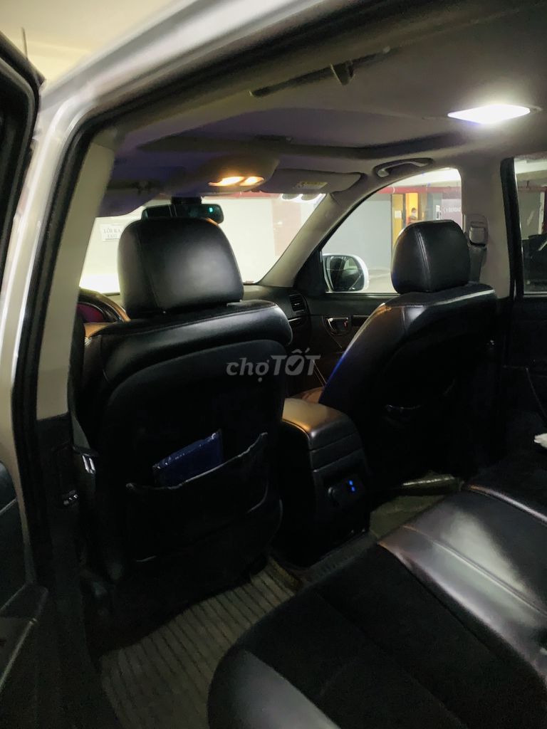 Hyundai Santa Fe màu Bạc. Mua bán Ô tô tại Thành phố Thủ Đức Tp Hồ Chí Minh được đăng bởi Xuân Hồng hình 3