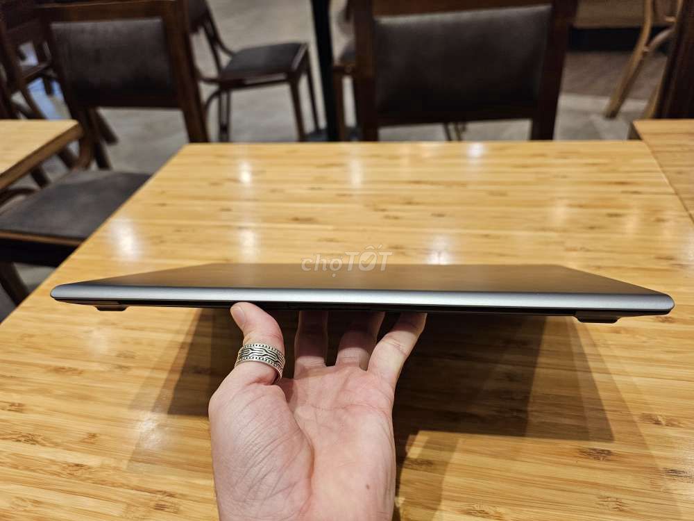 Laptop cao cấp Galaxy Book S siêu mỏng, pin 12h