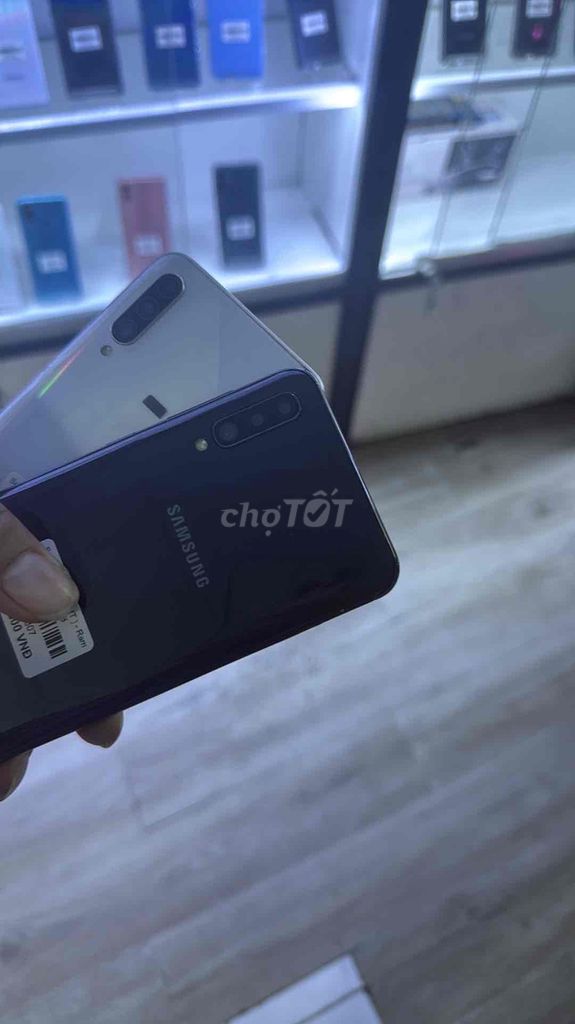 Samsung Galaxy A50 Đen 64GB, Bảo hành 3 tháng. Mua bán Điện thoại tại Quận Bình Tân Tp Hồ Chí Minh được đăng bởi Lý Kiệt Mobile hình 2