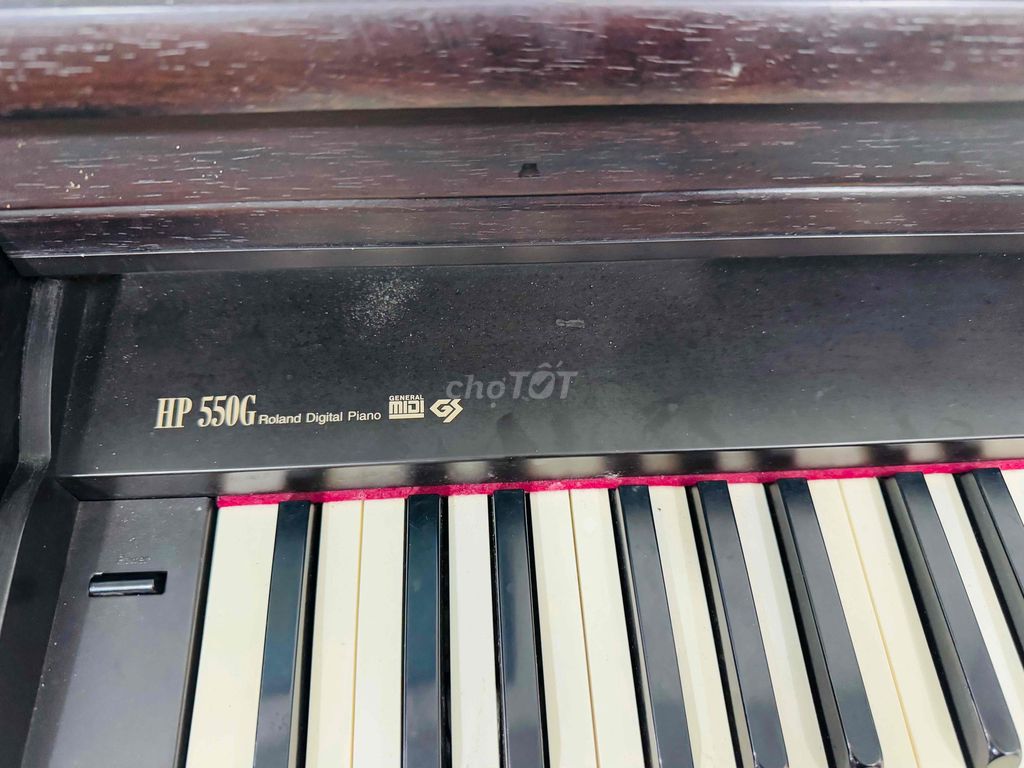 piano rolan Hp550G nhật âm hay 8tr kèm ghế