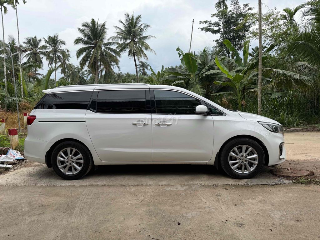 Kia Sedona 2020 2.2 DAT Deluxe - 300000 km. Mua bán Ô tô tại Thành phố Mỹ Tho Tiền Giang được đăng bởi Minh Nhựt hình 1