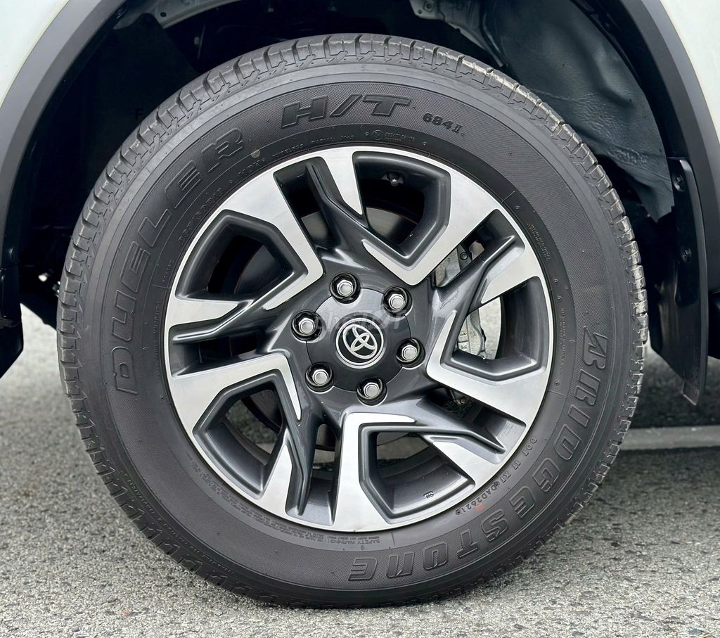 Toyota Fortuner Legender 4x2 AT 2023 - 29000 km. Mua bán Ô tô tại Thành phố Thủ Đức Tp Hồ Chí Minh được đăng bởi ĐỨC XE LƯỚT hình 12