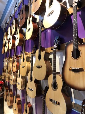 TÌM NHÂN VIÊN BÁN HÀNG ĐÀN GUITAR (LÂU DÀI)
