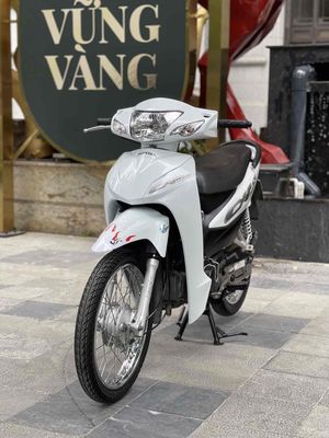 Honda wave a 110 màu trắng thời trang !