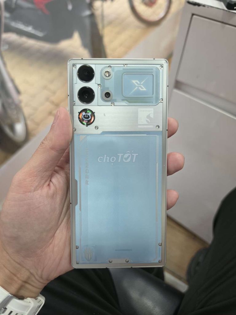 RedMagic 10S Pro Bạc 16GB/512GB Snapdragon 8 Elite. Mua bán Điện thoại tại Thành phố Thủ Đức Tp Hồ Chí Minh được đăng bởi Tân Nguyễn hình 1