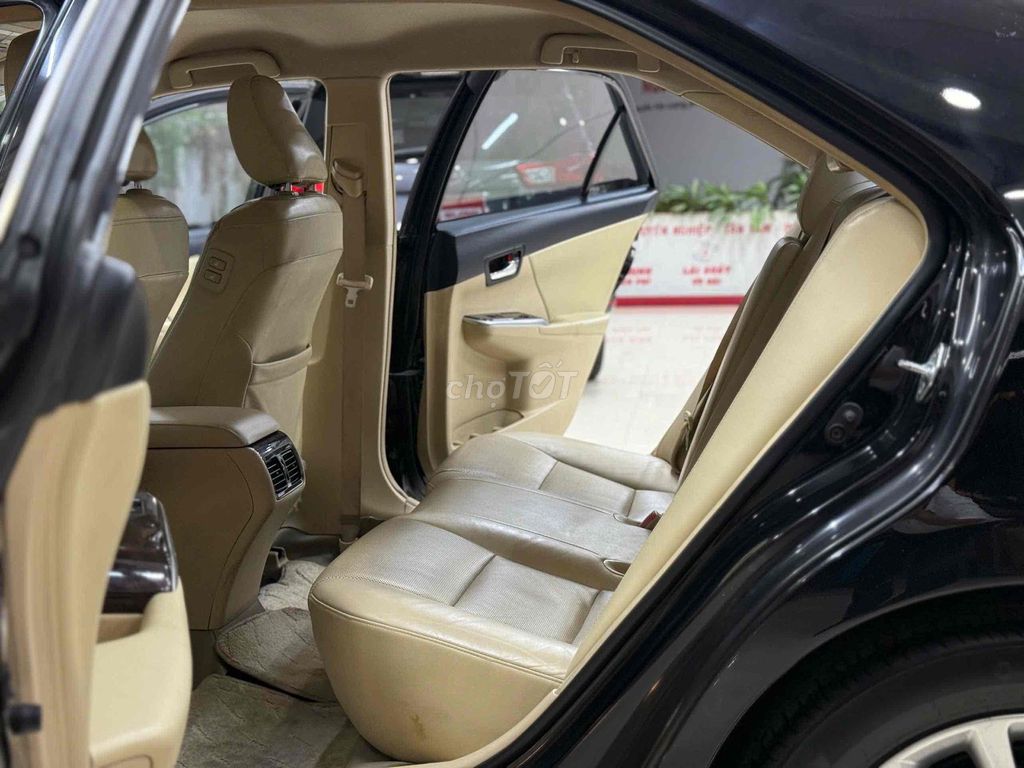 Toyota Camry 2.0E màu đen nội thất kem 2017 xe zin. Mua bán Ô tô tại Quận Gò Vấp Tp Hồ Chí Minh được đăng bởi Đại lý chính hãng xe qua sử dụng Toyota Sài Gòn hình 5