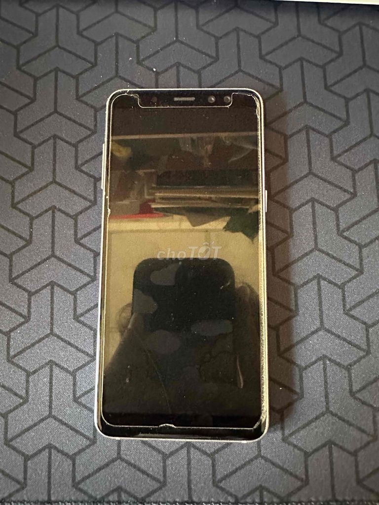 Samsung Galaxy A8 2018 Bạc Hư hỏng. Mua bán Điện thoại tại Quận 10 Tp Hồ Chí Minh được đăng bởi Phan Đức Lâm hình 1