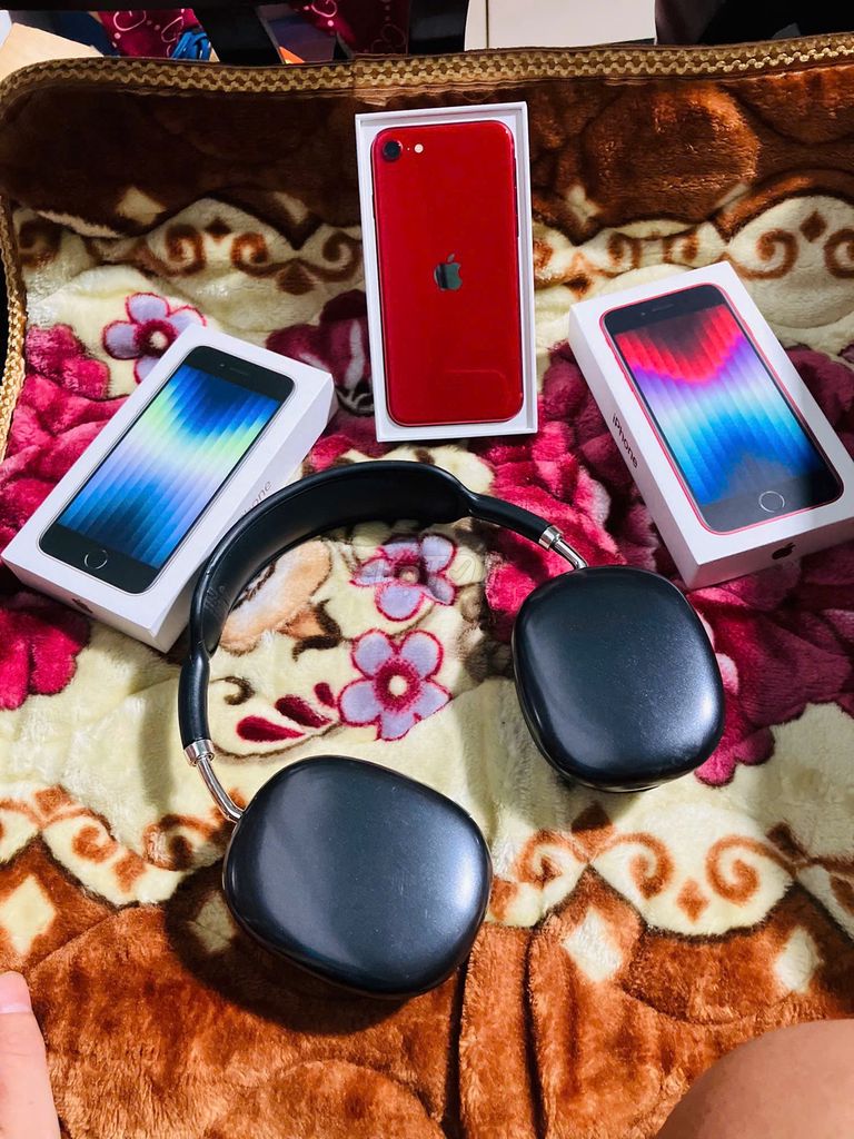 Tai nghe chụp tai Bluetooth Đen đã qua sử dụng. Mua bán Tivi, Âm thanh tại Quận 1 Tp Hồ Chí Minh được đăng bởi Thanh Lý cầm đồ hình 1