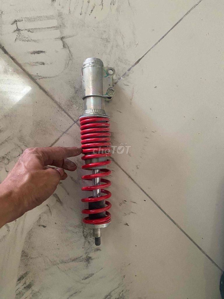 Phuộc Vespa Sprint Đỏ Bạc Đã sử dụng. Mua bán Phụ tùng xe tại Quận Cái Răng Cần Thơ được đăng bởi toàn hình 1