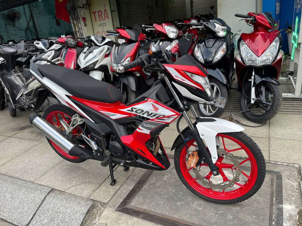 Honda Sonic 150 2021 красно-белый