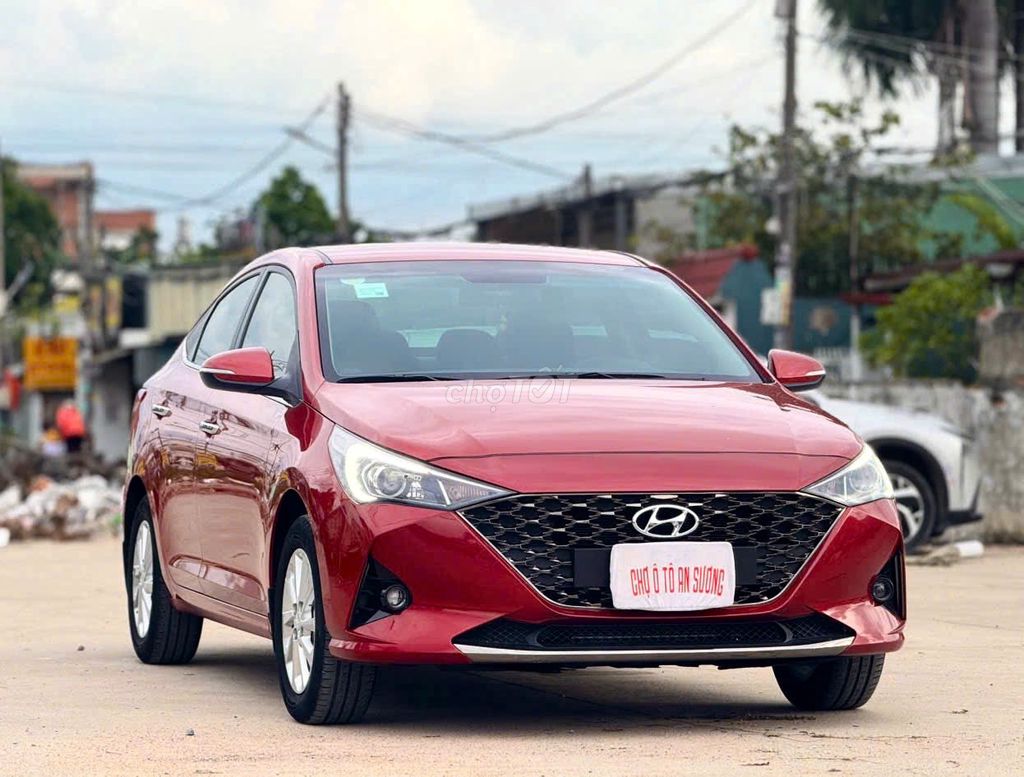 Hyundai Accent 2023 механика красный