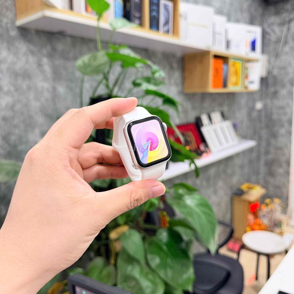 Apple Watch Sr6 40mm Trắng LTE ESIM. Mua bán Thiết bị đeo thông minh tại Quận Thanh Xuân Hà Nội được đăng bởi Phương Liên hình 1