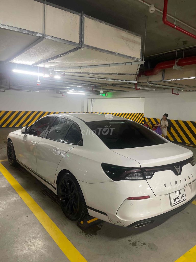 VinFast Lux A2.0 2020 A2.0 Tiêu chuẩn - 82000 km. Mua bán Ô tô tại Huyện Gia Lâm Hà Nội được đăng bởi Tùng Trần hình 1