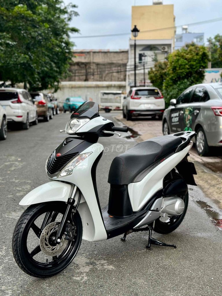 Honda SH 150 Nhập Ý BSĐG 266.26 Sang Tên Giữ Biển. Mua bán Xe máy tại Quận 6 Tp Hồ Chí Minh được đăng bởi Minh Thành  hình 2