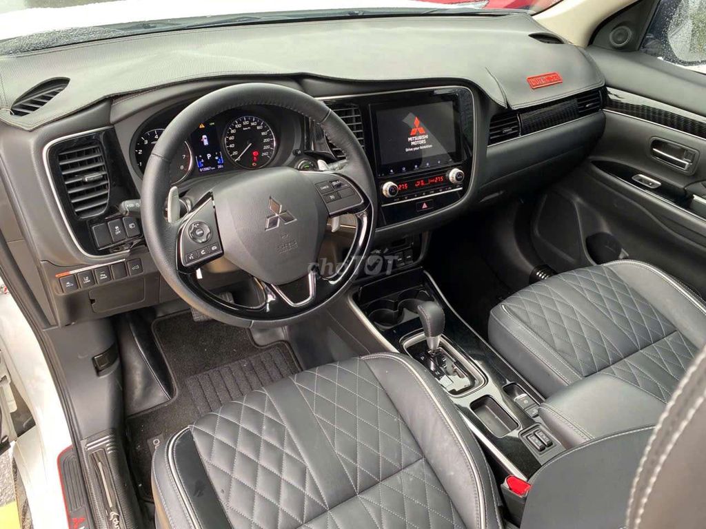Mitsu Outlander Pre trắng, SX 23, ĐK 24- 14,000 km. Mua bán Ô tô tại Thành phố Thủ Đức Tp Hồ Chí Minh được đăng bởi VÕ NGỌC HOÀNG hình 8