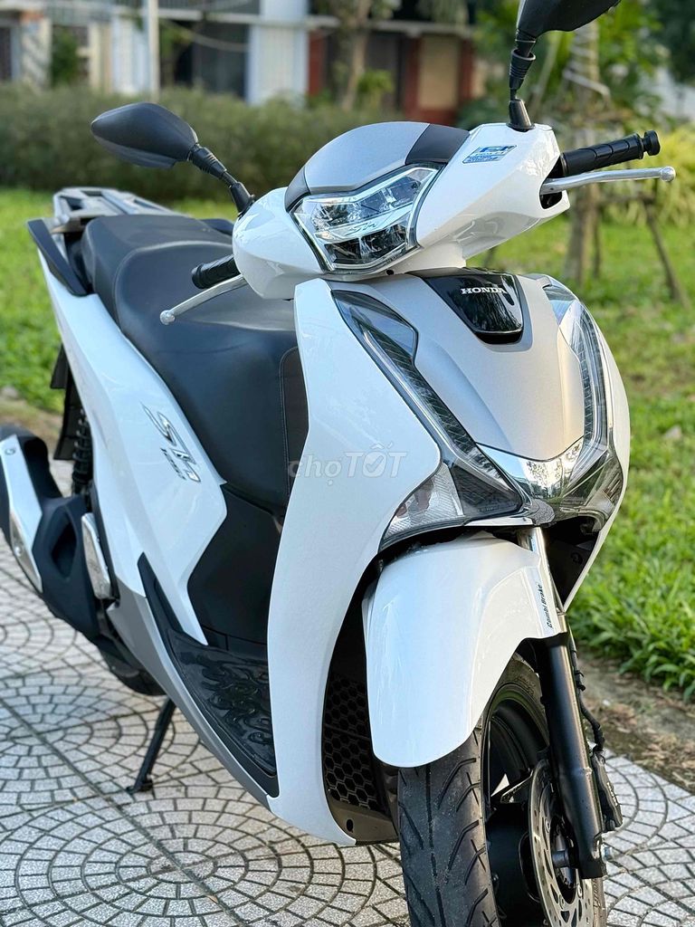 Sh 125 đúng đời 2019 biển 43, lốp zin theo xe. Mua bán Xe máy tại Quận Sơn Trà Đà Nẵng được đăng bởi AN  chuyên mua bán xe máy cũ tại 386 ngô quyền sơn trà đà nẵng  BÁN XE TRẢ GÓP hình 6