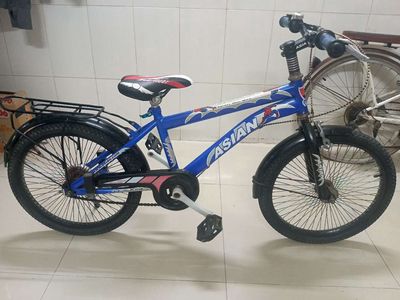 Xe đạp Asian Spiderman xanh dương cần bán. Mua bán Xe đạp tại Quận 8 Tp Hồ Chí Minh được đăng bởi Huỳnh Quốc Hưng 