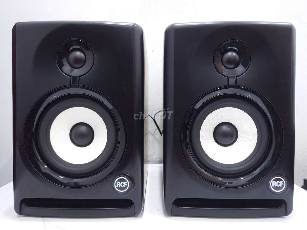Loa kiểm âm Ý RCF AYRA Five điện 100V-230V rất mới. Mua bán Tivi, Âm thanh tại Thành phố Thủ Dầu Một Bình Dương được đăng bởi Lê Nguyễn Audio hình 1