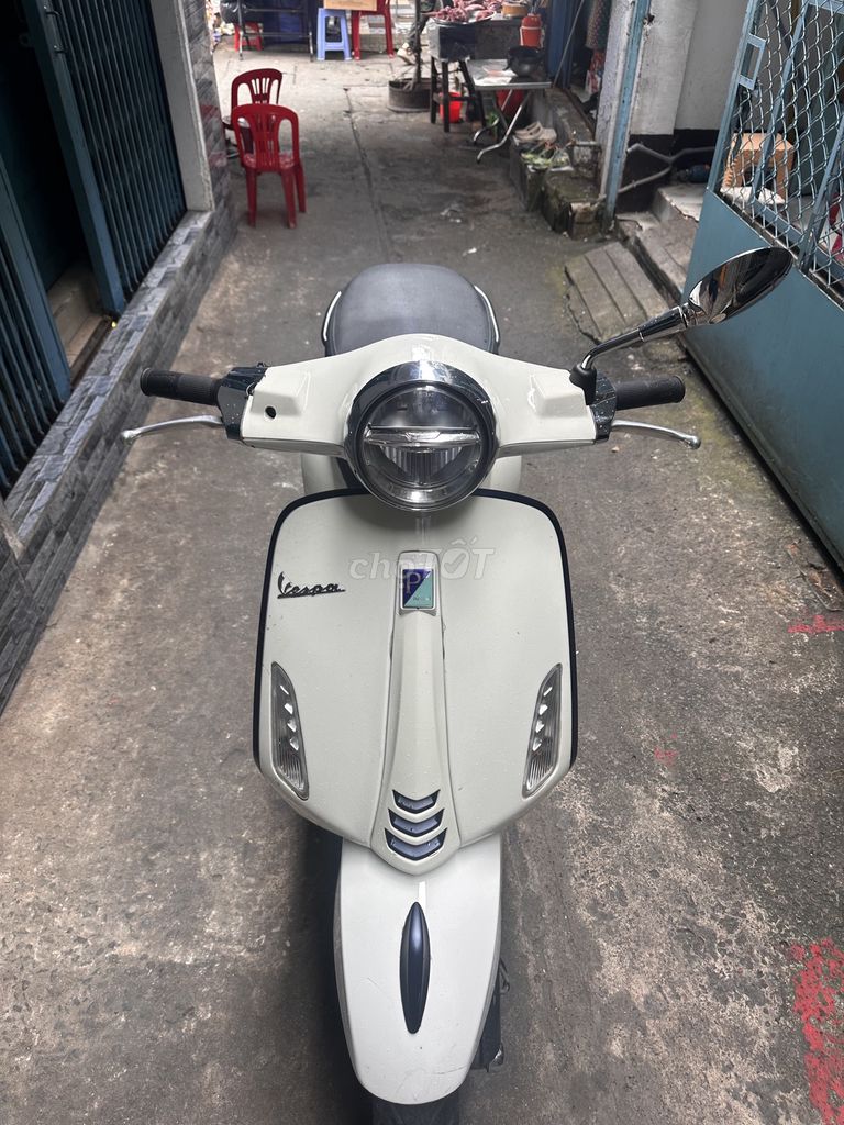 Piaggio Vespa Primavera 2022 Trắng. Mua bán Xe máy tại Quận 3 Tp Hồ Chí Minh được đăng bởi Lam hình 3