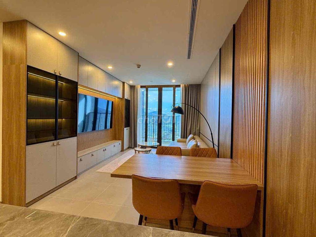 High-floor 2-bedroom apartment in SAM Tower — photo 6