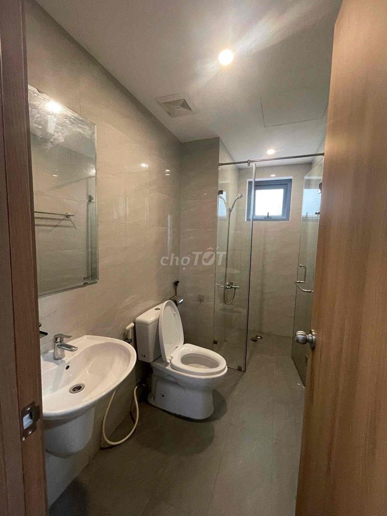 Cho thuê căn 2PN2WC có máy lạnh, rèm, giàn phơi, bếp, hút mùi. Cho thuê căn hộ/chung cư tại Thành phố Thuận An Bình Dương được đăng bởi Đặng Thương hình 2