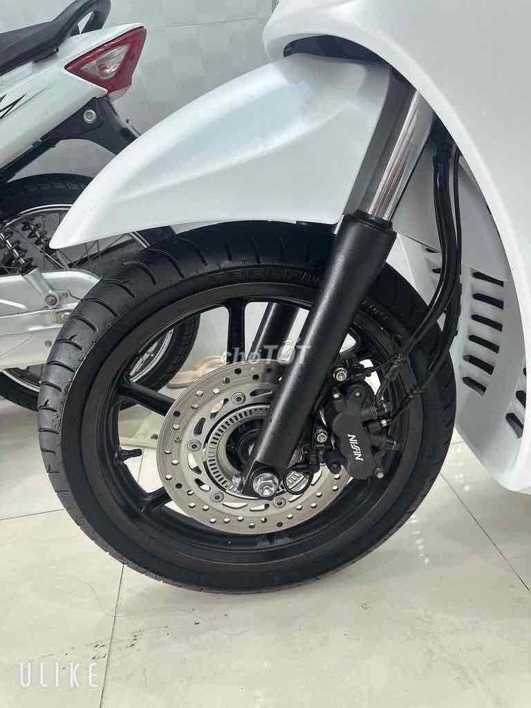 SH300i ABS 🇮🇹 Xe Nhập Sản xuất 2015 - Đăng ký 2016. Mua bán Xe máy tại Quận Ninh Kiều Cần Thơ được đăng bởi CH XE MÁY 7 THÀNH hình 3