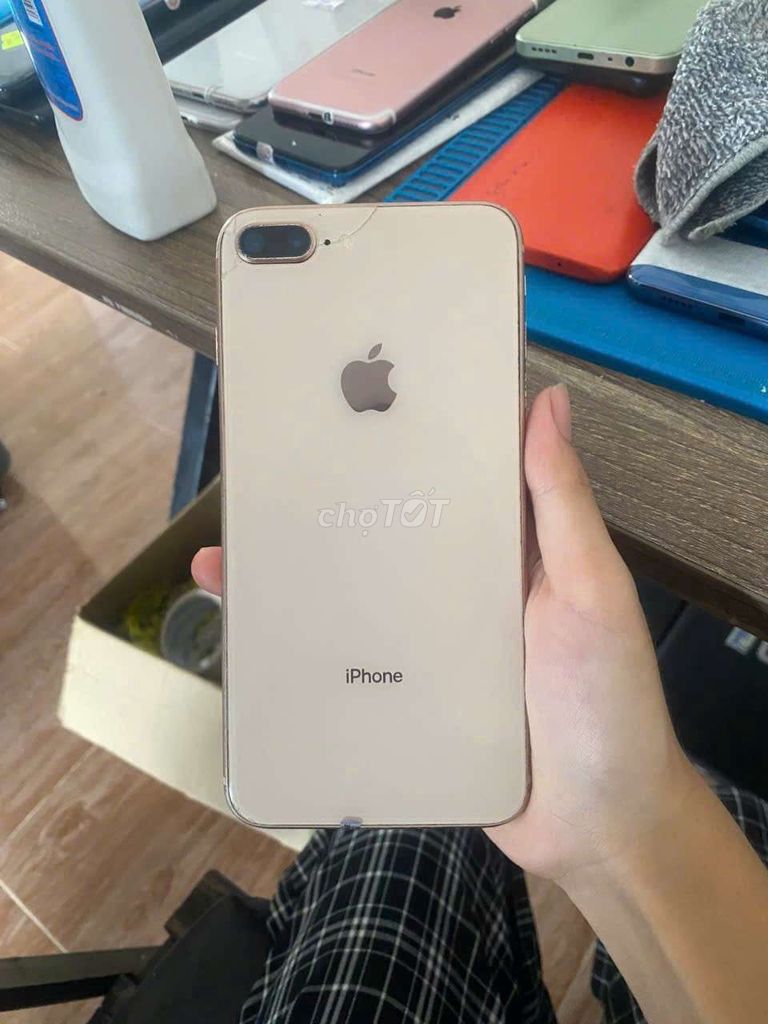 iPhone 8 Plus, 64g, pin 80, lỗi vặt. Mua bán Điện thoại tại Thành phố Thủ Dầu Một Bình Dương được đăng bởi Phước Mobile hình 1