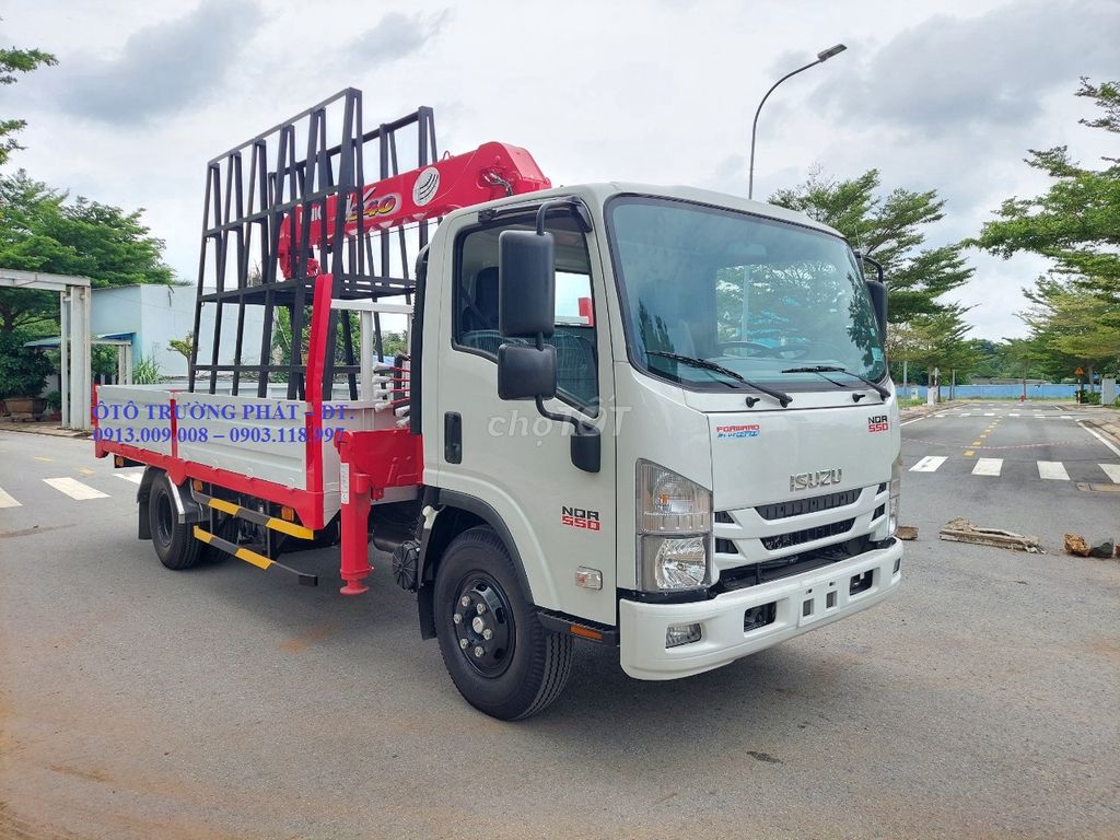 Isuzu 5 Tấn cẩu Unic 340 thiết kế có giá chở kính