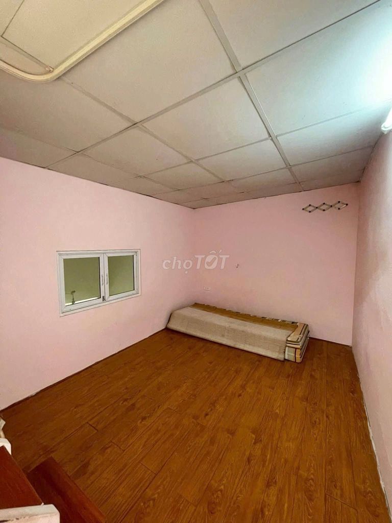 Cho thuê nhà 32m2 + gác xép, Hoàng Hoa Thám, Ba Đình
