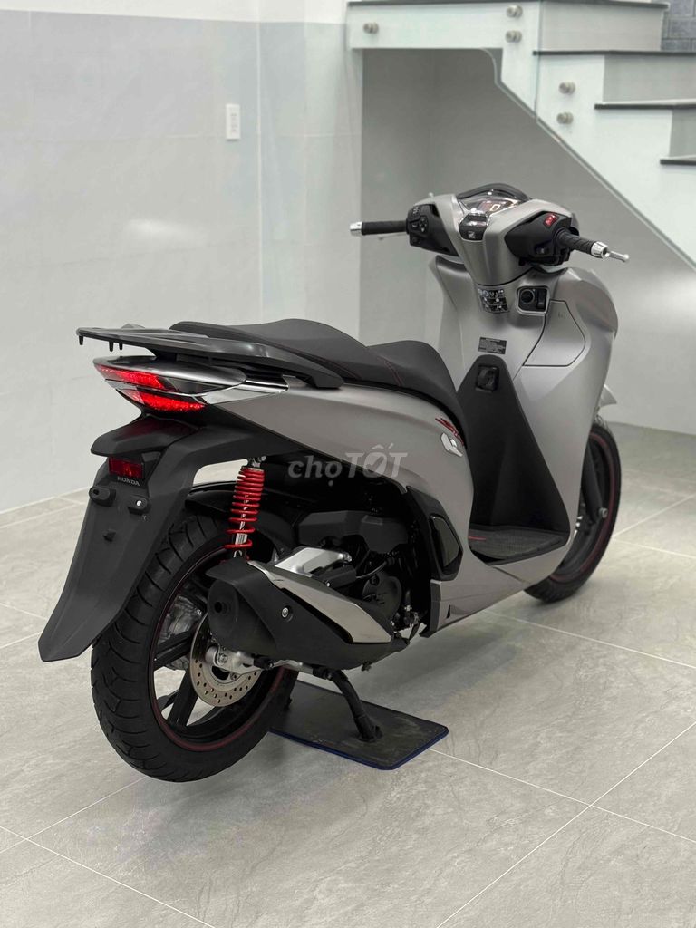 Sh350i 2023 xám bạc lướt 3000km. Mua bán Xe máy tại Quận Tân Bình Tp Hồ Chí Minh được đăng bởi Thang Nguyen hình 5