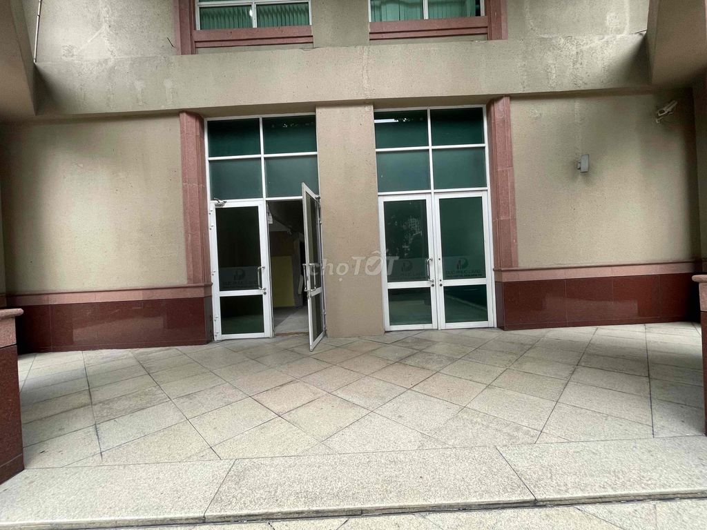 🏢 СДАЕТСЯ В АРЕНДУ ДОМ-МАГАЗИН, УСАДЬБА — КРАСИВАЯ УГЛОВАЯ КВАРТИРА С ТРЕМЯ ФАСАДАМИ