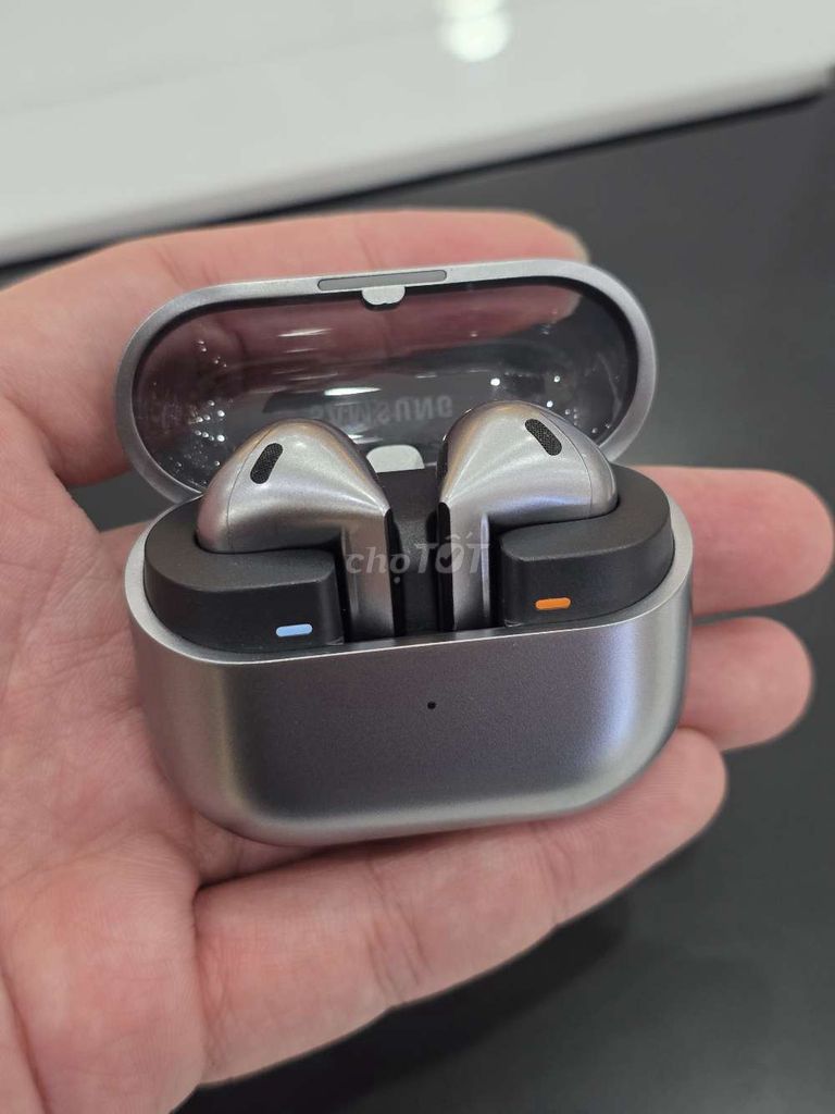 Samsung Galaxy Buds 3 Xám Tai nghe không dây. Mua bán Tivi, Âm thanh tại Quận 8 Tp Hồ Chí Minh được đăng bởi Thanh Tùng hình 1