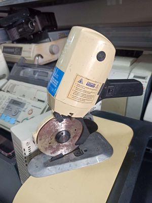 Tl máy cắt vải cho ae thợ kt chuyên. Mua bán Đồ chuyên dụng, Giống nuôi trồng tại Quận Gò Vấp Tp Hồ Chí Minh được đăng bởi B Tiên