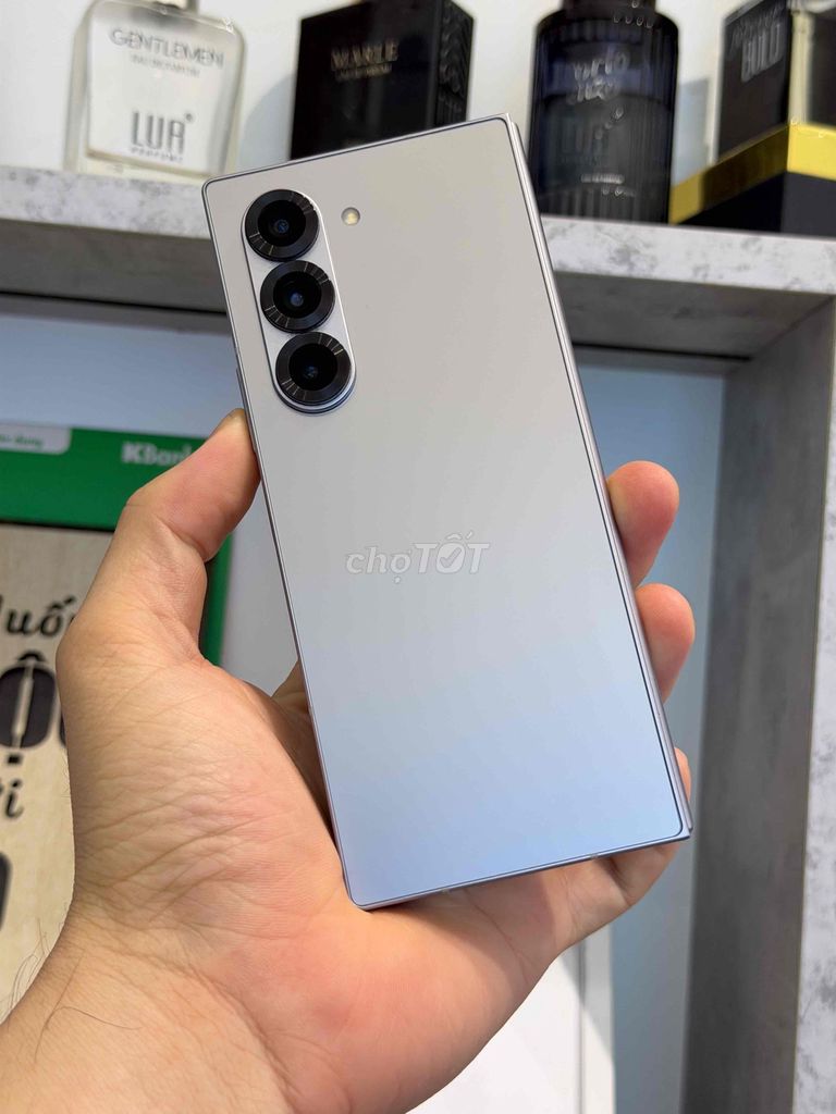 Samsung Z Fold6 12GB/256GB Titan Bạc. Mua bán Điện thoại tại Quận 3 Tp Hồ Chí Minh được đăng bởi 2 Hand STORE  hình 1