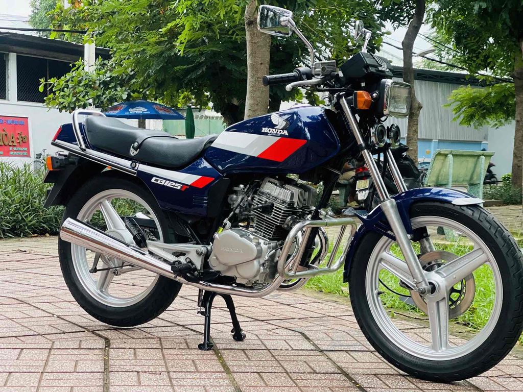 cần bán xe honda CB125T màu xanh . đời 1992 đẹp