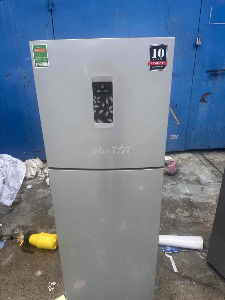 Tủ lạnh Electrolux ETB2302PE 225 lít Bạc. Mua bán Tủ lạnh tại Thành phố Thủ Đức Tp Hồ Chí Minh được đăng bởi Hoàng việt hình 1