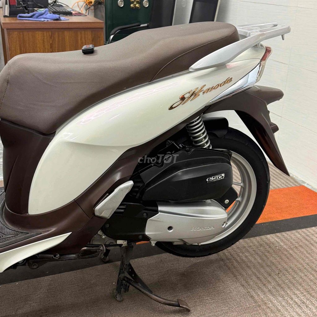 SH MODE TRẮNG ÁNH TÍM BSTP KHOÁ SMK CHÍNH CHỦ. Mua bán Xe máy tại Quận Bình Tân Tp Hồ Chí Minh được đăng bởi Hữu Trọng hình 3