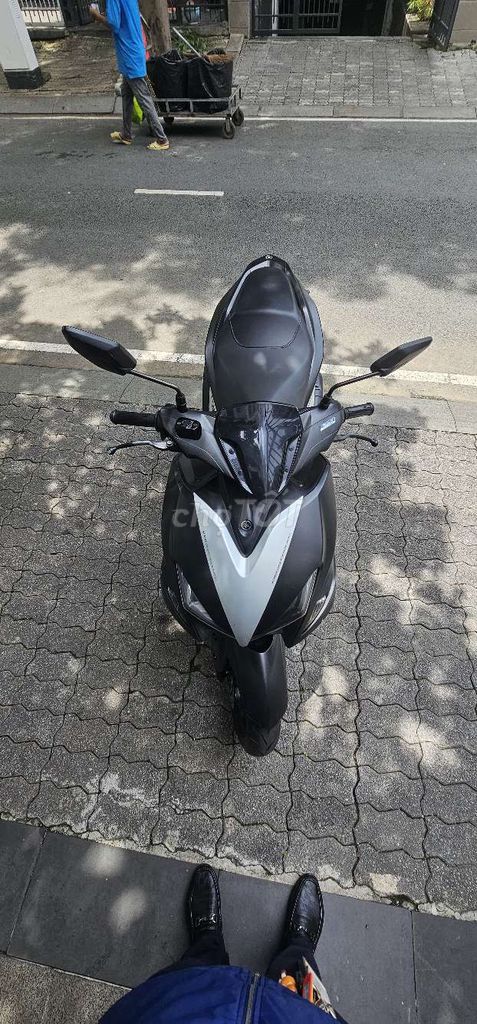 BÁN XE TAY GA, HIỆU NVX, DUNG TÍCH 124, MÀU ĐEN. Mua bán Xe máy tại Quận 1 Tp Hồ Chí Minh được đăng bởi Mãi Nguyễn hình 2