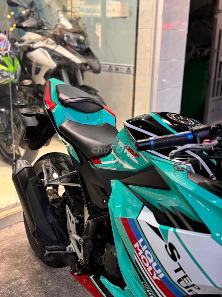 Cần bán Honda CBR150R 2023 Biển 60 9 chủ Xe keng. Mua bán Xe máy tại Quận Bình Tân Tp Hồ Chí Minh được đăng bởi Việt Motor Bình Tân hình 3