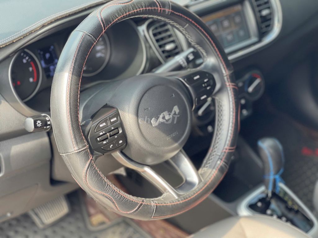 Kia Soluto Luxury 1.4 AT 2022 siêu lướt. Mua bán Ô tô tại Thành phố Thuận An Bình Dương được đăng bởi Thắng Trần Auto hình 9