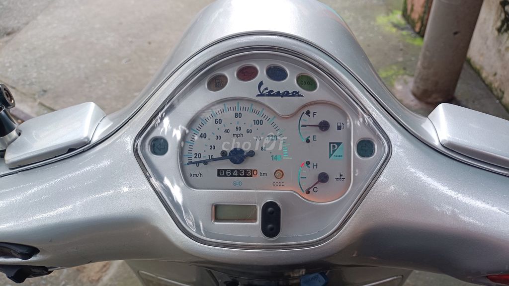 VESPA GTS 125 4V nhập Ý. Mua bán Xe máy tại Quận 7 Tp Hồ Chí Minh được đăng bởi Thế Bảo Trần hình 3
