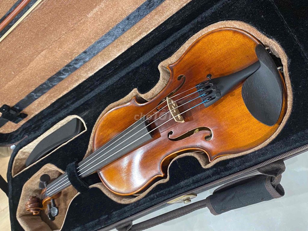 Đàn Violin size 1/2 và ghita còn mới 90-95%. Mua bán Nhạc cụ tại Quận Hai Bà Trưng Hà Nội được đăng bởi Hang NG hình 1