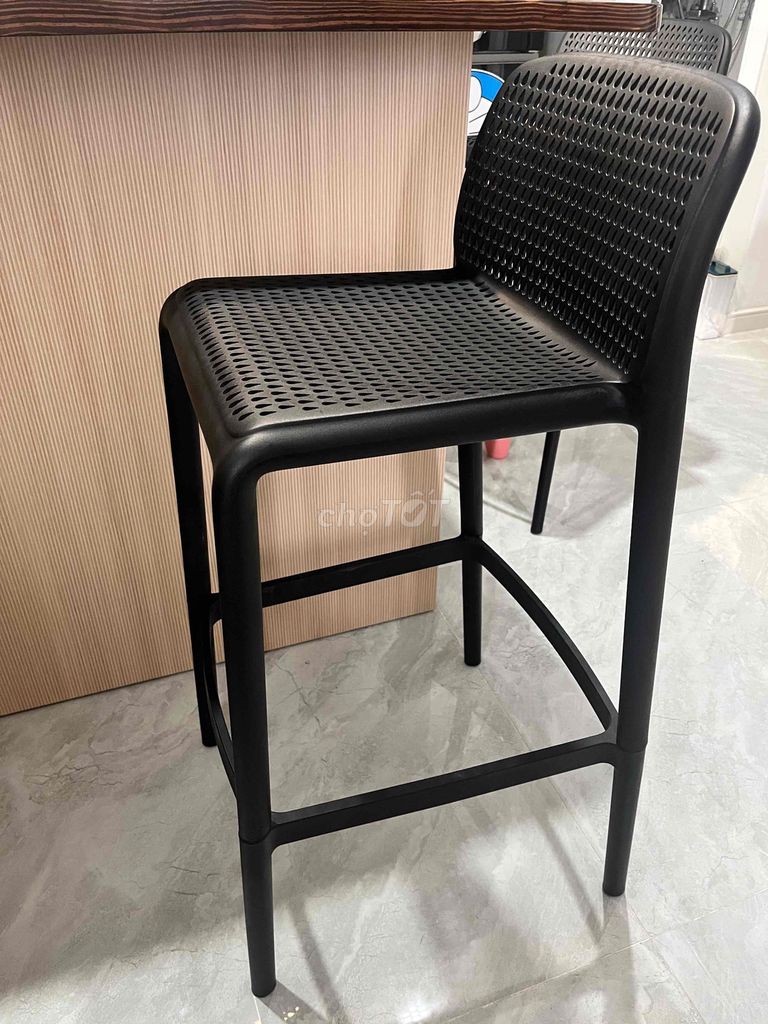 Ghế đúc 2in1 Nhựa đúc Đen tháo rời. Mua bán Bàn ghế tại Quận Cái Răng Cần Thơ được đăng bởi Rượu Jagermeister Cần Thơ hình 1
