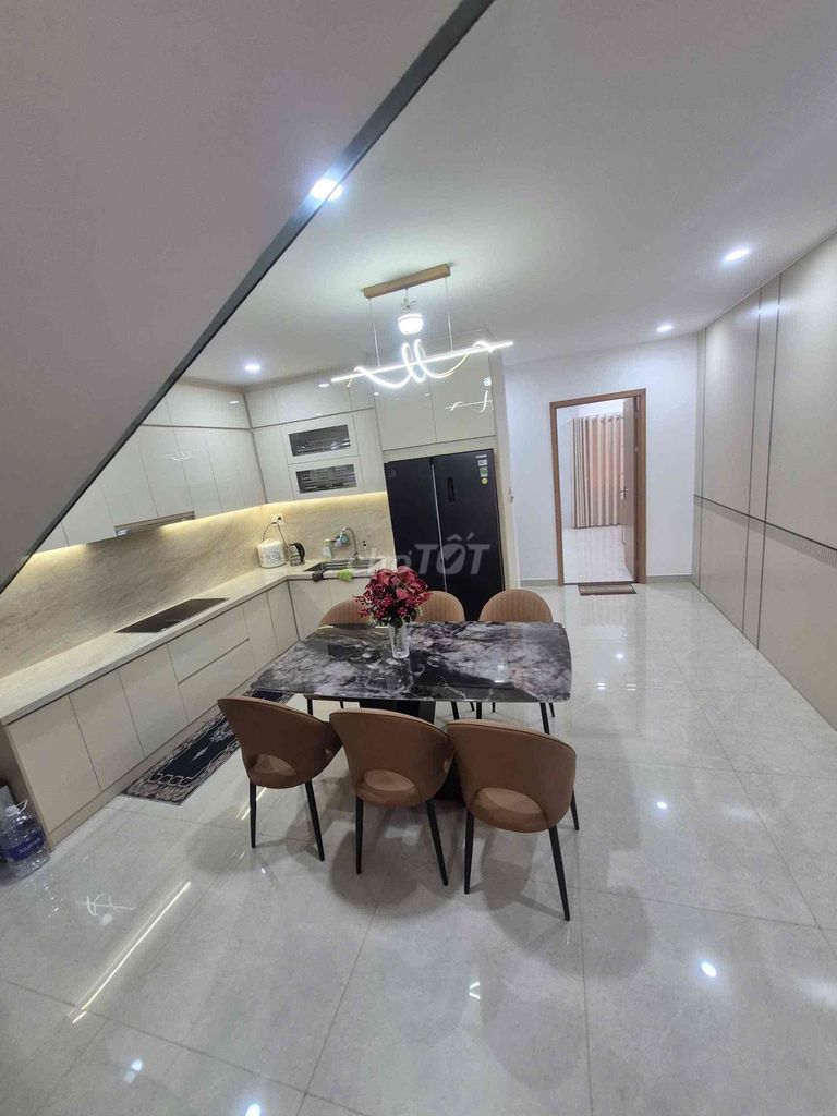Luxury 4-bedroom house on Bùi Công Trừng — photo 8